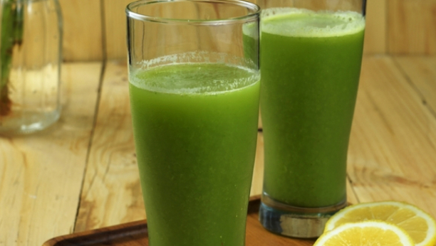 OVAJ NAPITAK ZA MRŠAVLJENJE JE SVE ŠTO STE IKADA TRAŽILI Skida kilograme kao lud a ne treba vam mnogo vremena da ga napravite!