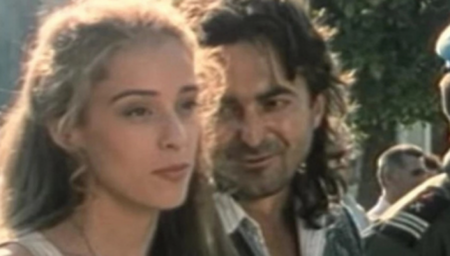 BILA JE NA VRHUNCU KARIJERA, A ONDA SE ODJEDNOM ZAMONAŠILA Pričalo se da danas živi u pustinji, a evo kako zaista izgleda (FOTO)