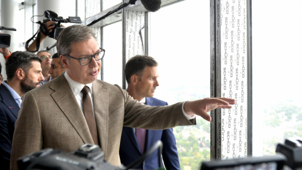 SAD O BEOGRADU NA VODI SVI PRIČAJU LEPO Vučić: "Ovde sede u kafićima i šetaju politički protivnici koji su ga kritikovali"