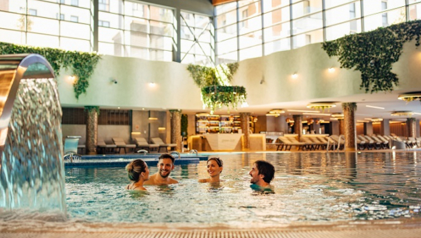 LETA SU LEPŠA NA OBRONCIMA ZLATNE PLANINE Na korak od mira, prirode i svežine – hotel Zlatibor mountain resort & spa