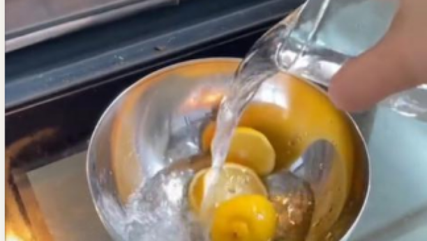 STAVILA JE LIMUN U RERNU I DESILO SE  ČUDO Nema žene koja ovo nije videla, a da nije iskopirala trik