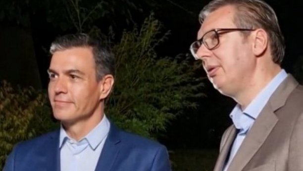 VUČIĆ I SANČEZ NA VEČERI Peva im ova naša poznata pevačica (VIDEO)