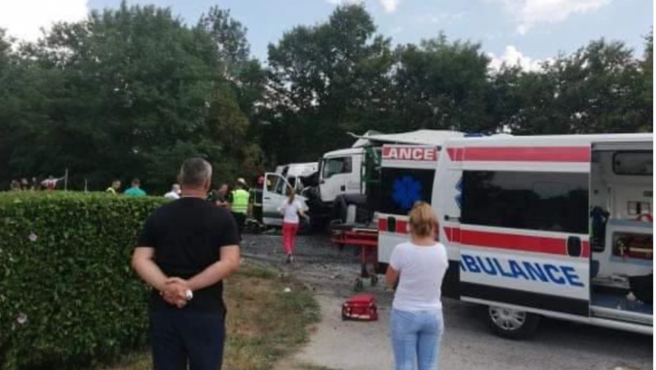 JEZIVA NESREĆA NA PUTU POŽEGA-UŽICE! Dve osobe poginule, troje povređenih (FOTO)