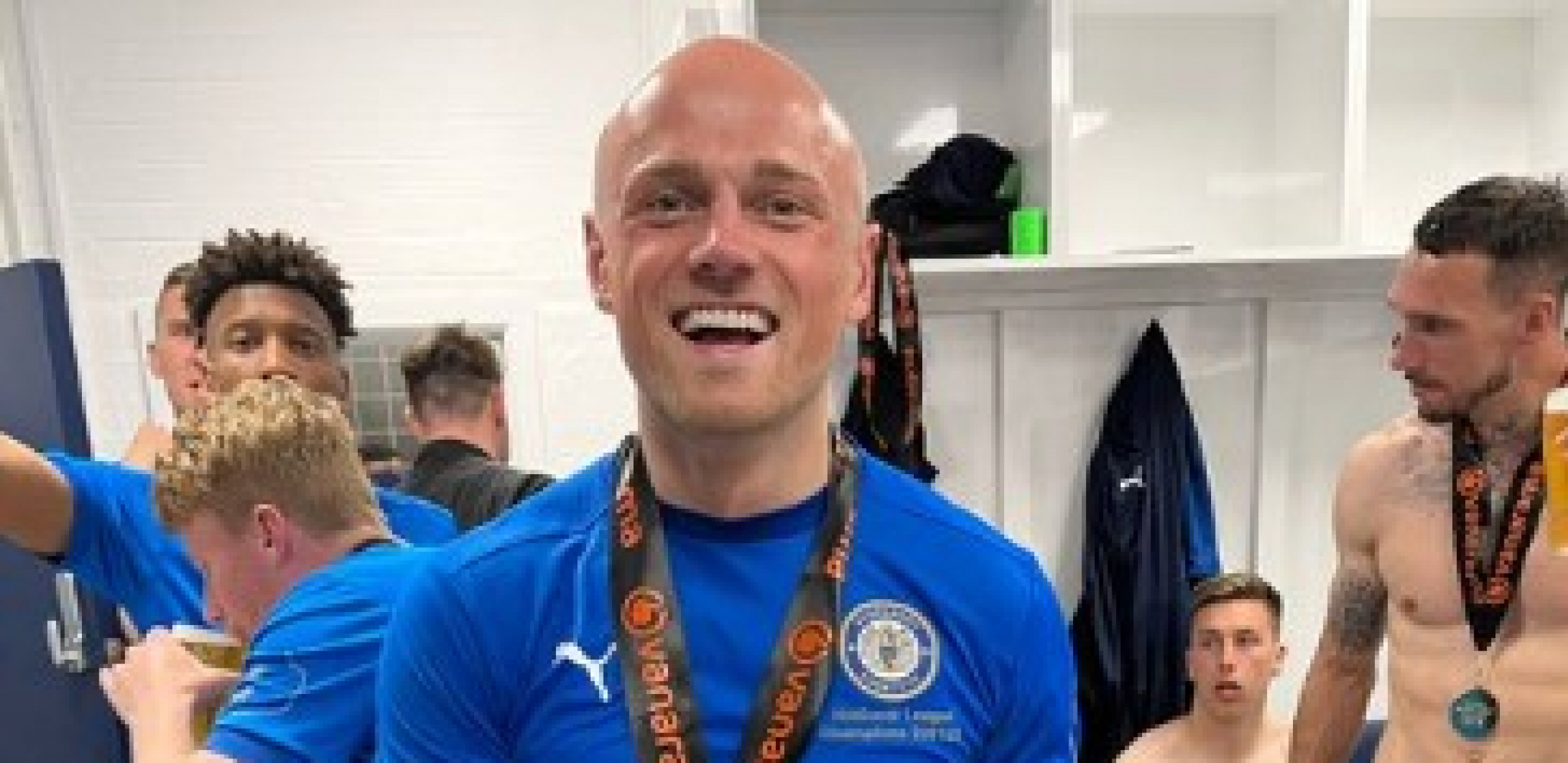 RAZMISLITE PRE NEGO ŠTO STAVITE TETOVAŽU Istetovirao ime omiljenog fudbalera koji je ubrzo promenio klub (FOTO)