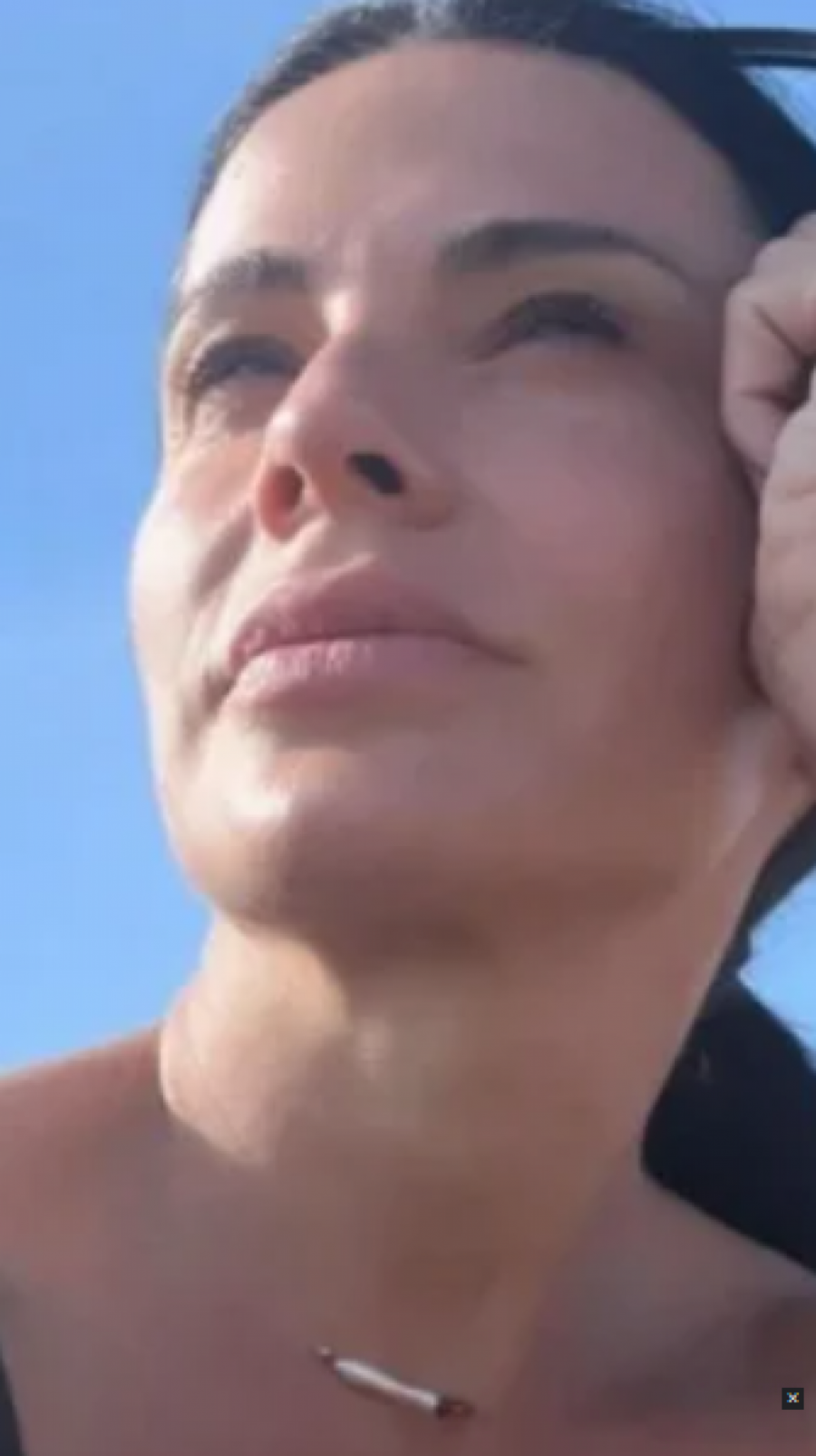 OSTAVILA SVE U ŠOKU Voditeljka Aleksandra Jeftanović objavila fotografiju sa plaže, pa izazvala lavinu komentara (FOTO)