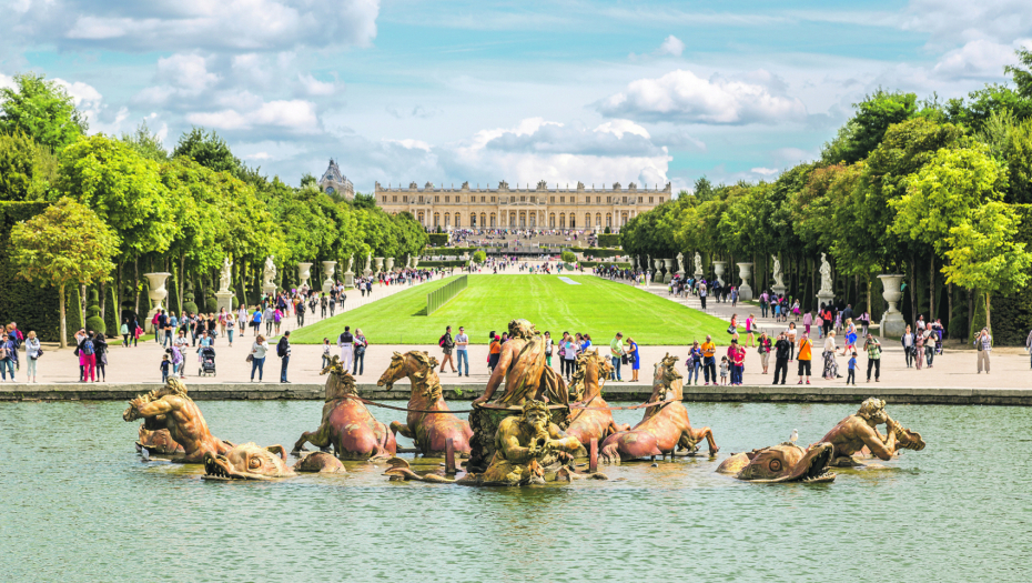 VERSAJ Raskošna rezidencija francuskih kraljeva čuva neprocenjivu riznicu francuske monarhije