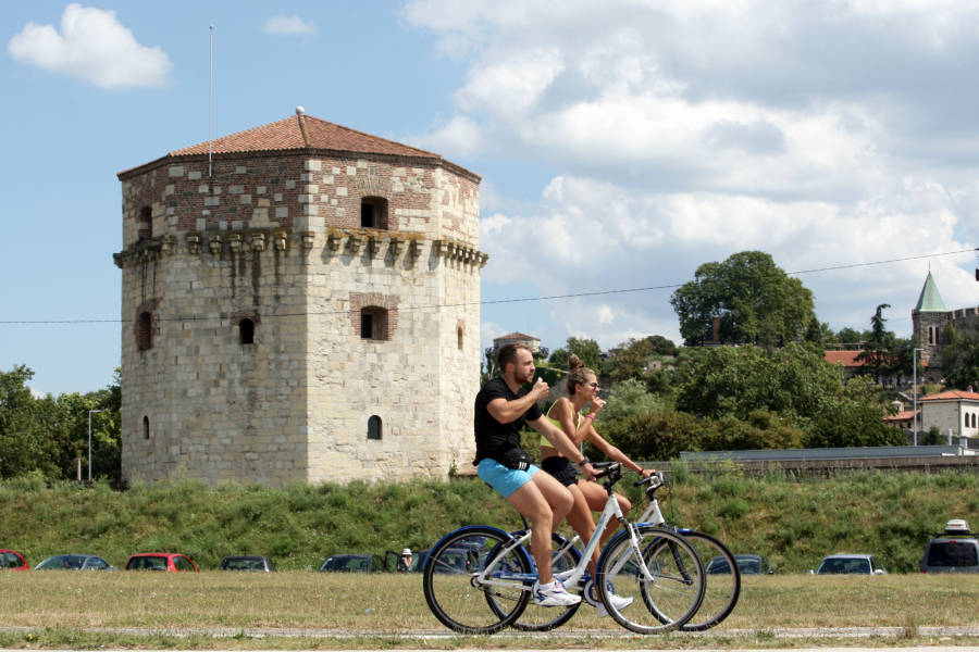 UPALJEN ALARM ZBOG VISOKIH TEMPERATURA RHMZ objavio najnoviju prognozu, a evo i kad stiže zahlađenje i kiša