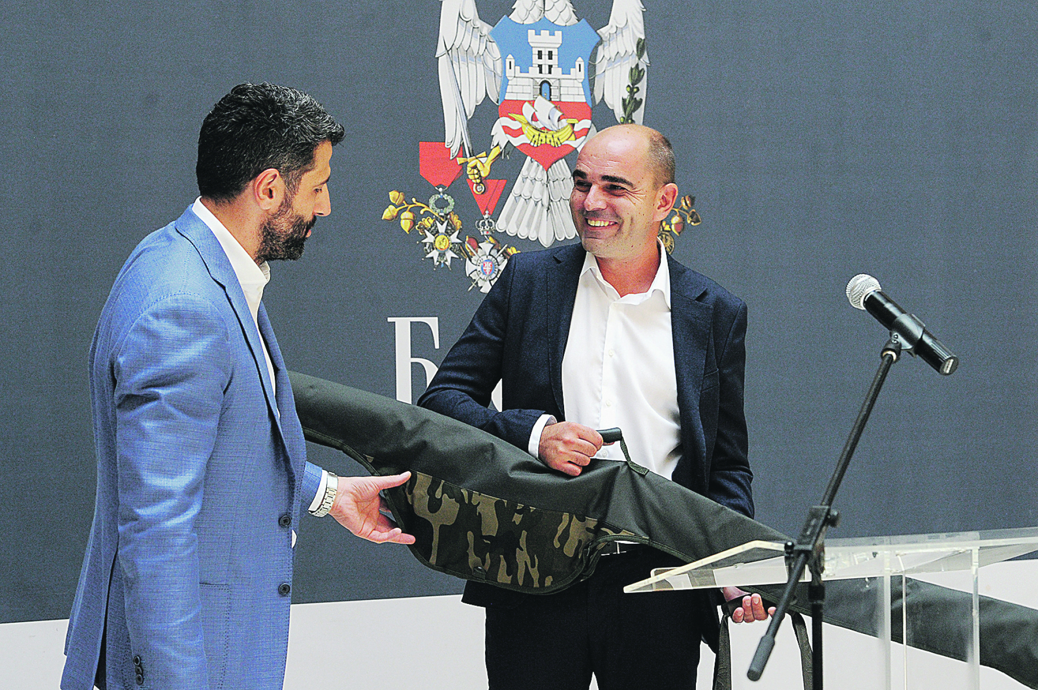 SVAKA ČAST Brzom reakcijom naš sugrađanin spasao dete od gušenja! Marko, heroj iz Obrenovca (VIDEO)