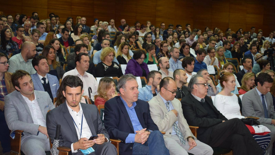 OPOZICIJA BI UNIŠTILA DRŽAVU ZA DAN SAMO DA JE SE PONOVO DOKOPA Jeremićev ortak javno traži podršku za Kurtija i lažnu državu u sukobu sa Srbijom