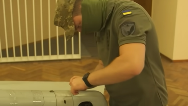 ZAPAD UČESTVUJE U UBIJANJU UKRAJINSKIH VOJNIKA? Obaveštajac otvorio ruski dron, ono što je tamo zatekao bacilo sumnju na saveznike (VIDEO)