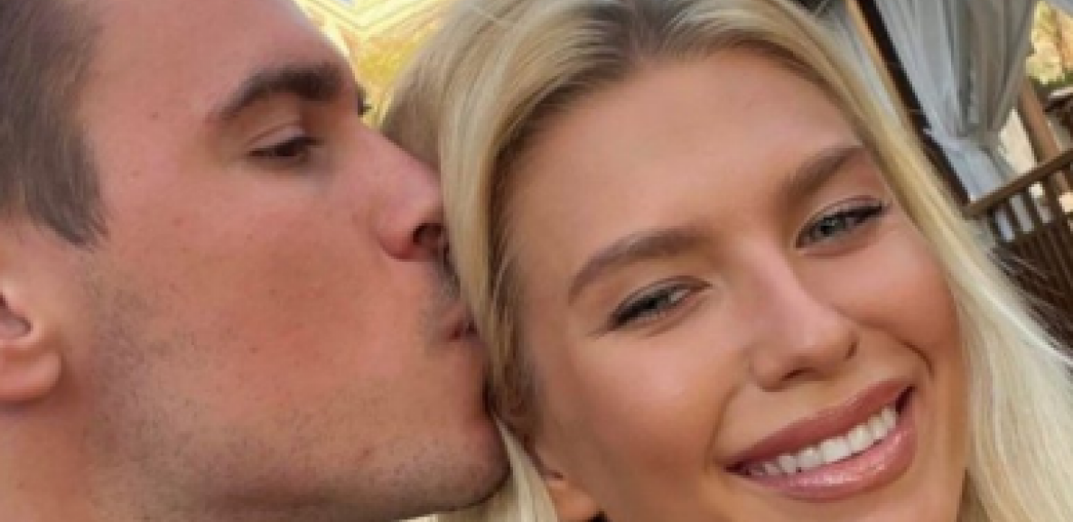 DOBILA OGROMAN POKLON Evo šta je Đorđe Đoković uneo u porodilište, Saška van sebe (FOTO)