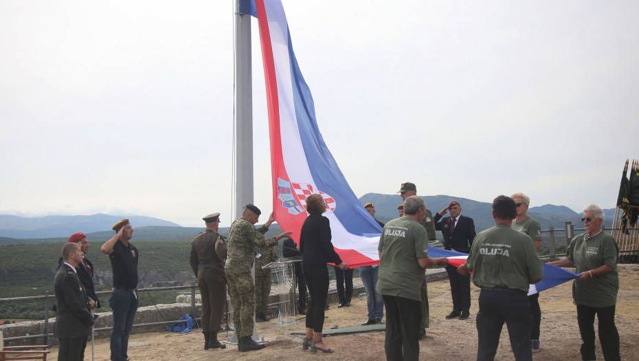 SRAMOTA, STIDITE SE!  Hrvatska danas slavi Oluju i progon Srba, ovaj detalj sa proslave je kap koja preliva čašu!