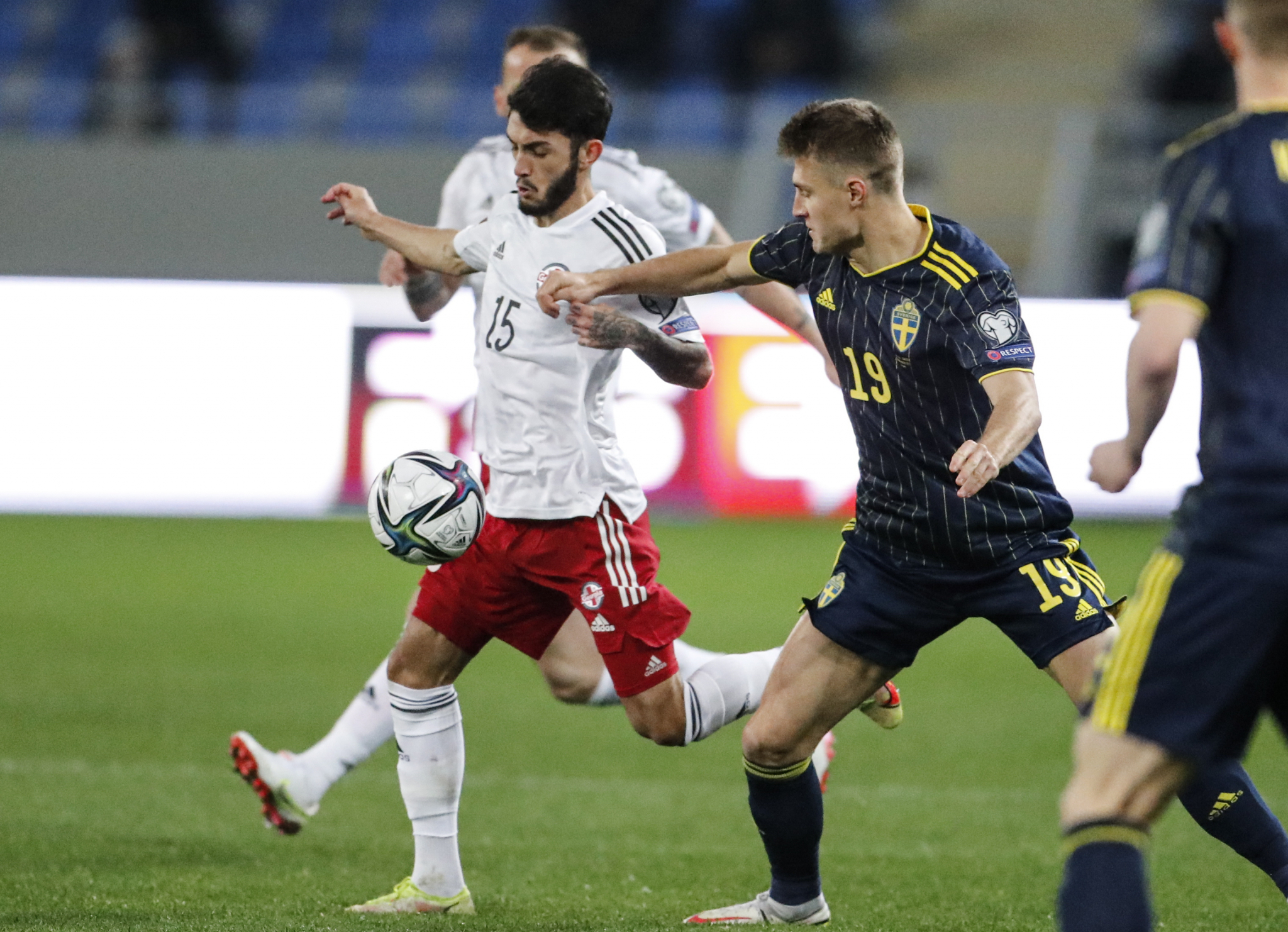 VELIKO POJAČANJE NA 