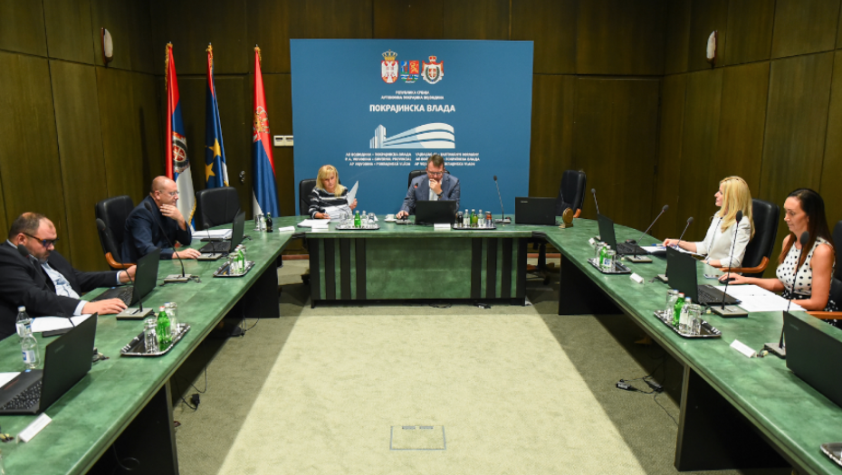 SAOPŠTENJE SA SEDNICE POKRAJINSKE VLADE Oprema za kikindsku bolnicu i novac za S.Karlovce i Palić