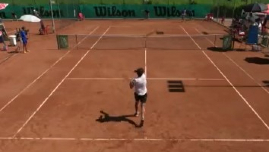 POLUDEO ZBOG GREŠKE Noletov nekadašnji drug iz detinjstva napravio skandal svetskih razmera (VIDEO)