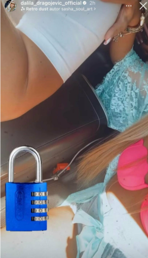 ZA DALILU ŠAMPANJAC, LATICE RUŽA I KOVERTA! Pokazala svima šta je bilo unutra (FOTO)