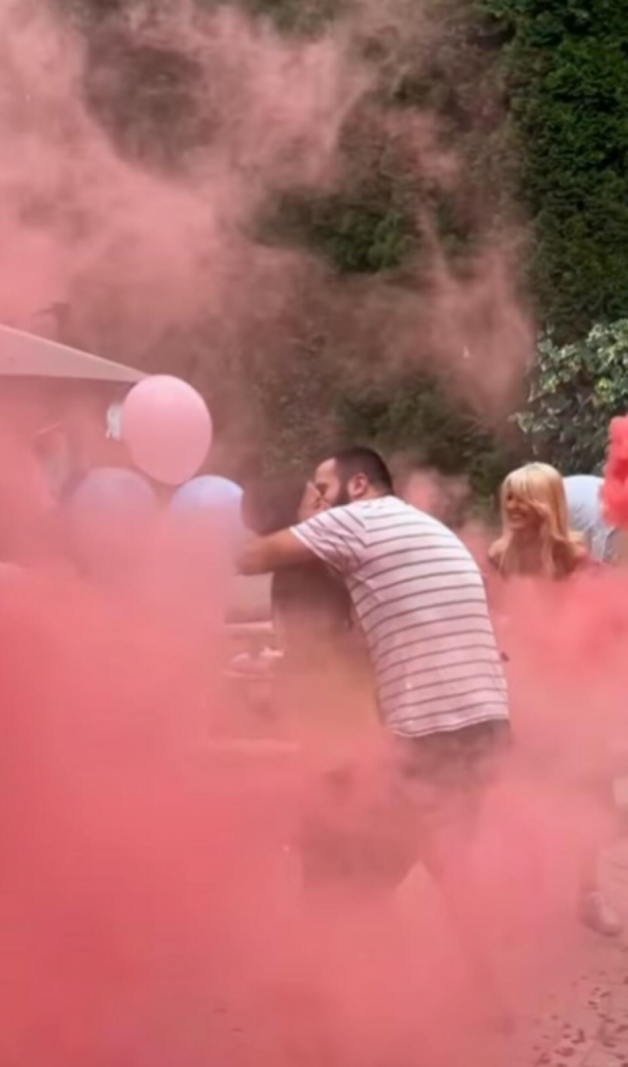 RADOSNE VESTI IZ KUĆE ROKVIĆA! Marko postaje tata drugi put, mama otkrila pol bebe (FOTO)