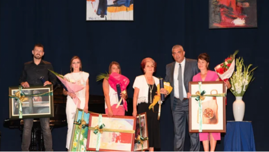 PROSLAVLJEN DAN OPŠTINE MLADENOVAC Predsednik Vladan Glišić zahvalio se dobitnicima javnih priznanja (FOTO)