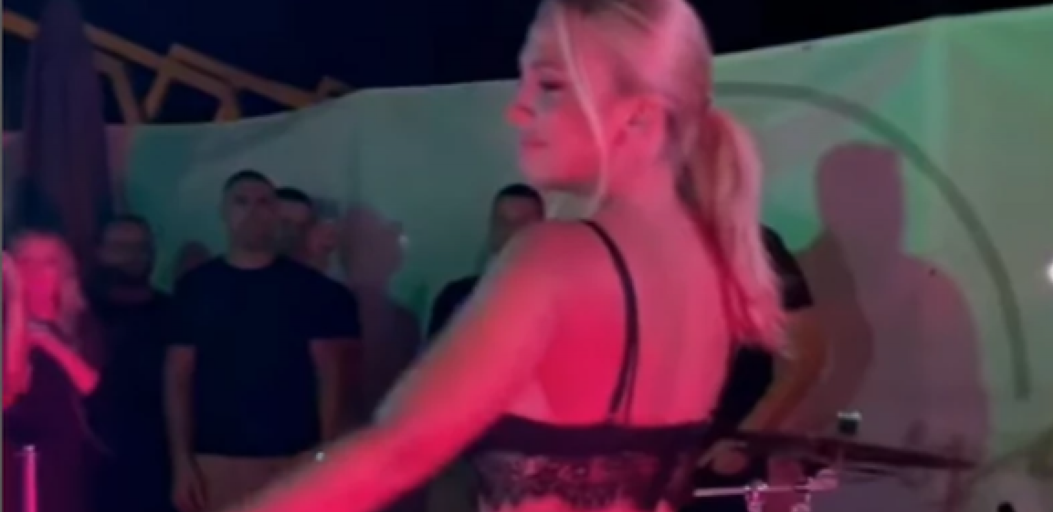 MILICA ZAIGRALA TRBUŠNI PLES Todorovićeva na nastupu dovela atmosferu do usijanja  (VIDEO)