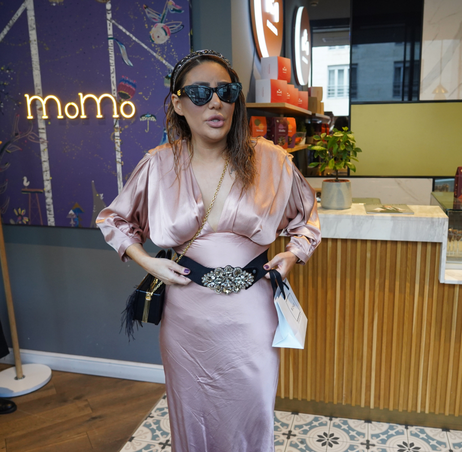 LUDA JE, NEKA JOJ NEKO POMOGNE! Tviter se usijao, svi komentarišu skandalozno ponašanje Ane Nikolić: Dosta je reklamirala svoju sujetu, alkohol, homofobiju i nervne ispade