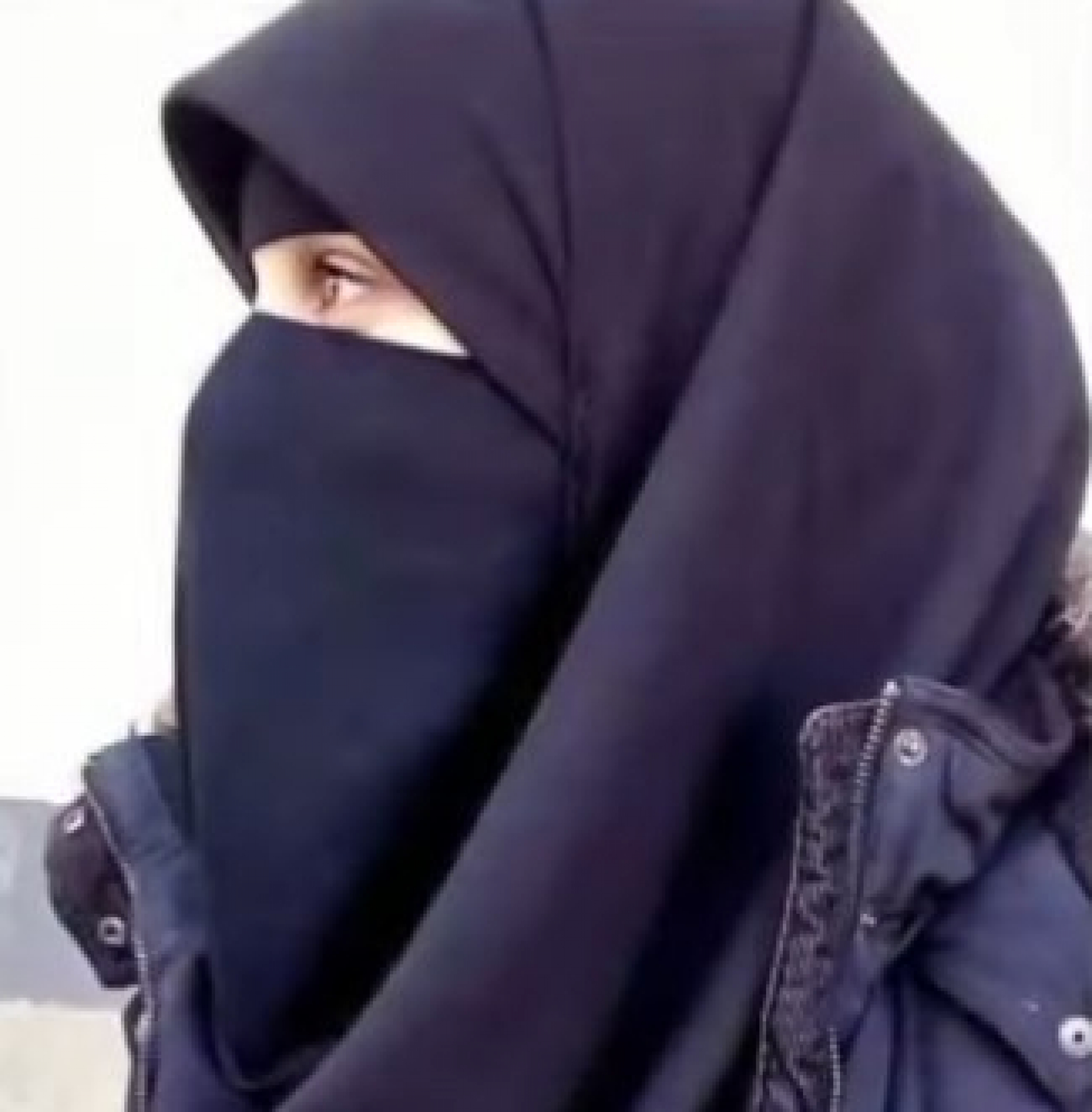 RADILA JE KAO KONOBARICA KAD JE SRELA PRINCA Venčali su se posle 7 dana, ali umesto bajke sačekala je strašna realnost