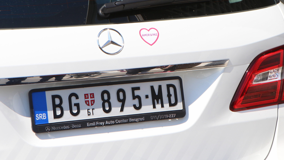 ALO! SAZNAJE! "Š" ĆE KOŠTATI NEKOLIKO HILJADA DINARA Tablice se ne menjaju ako su latinična slova srpskog jezika Č, Ć, Š, Ž, Đ sadržana u oznaci registarskog područja