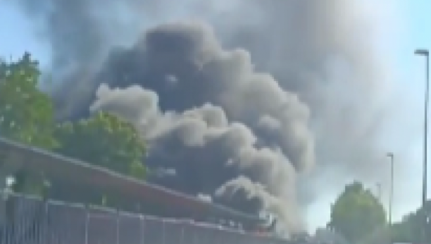 DRAMA U OBRENOVCU Veliki požar na autobuskoj stanici (VIDEO)