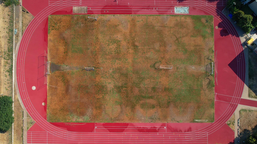 OBNOVLJENO ĐAČKO IGRALIŠTE U NOVOM SADU Mirović:  Rekonstruisana atletska staza, završena u ugovorenom roku