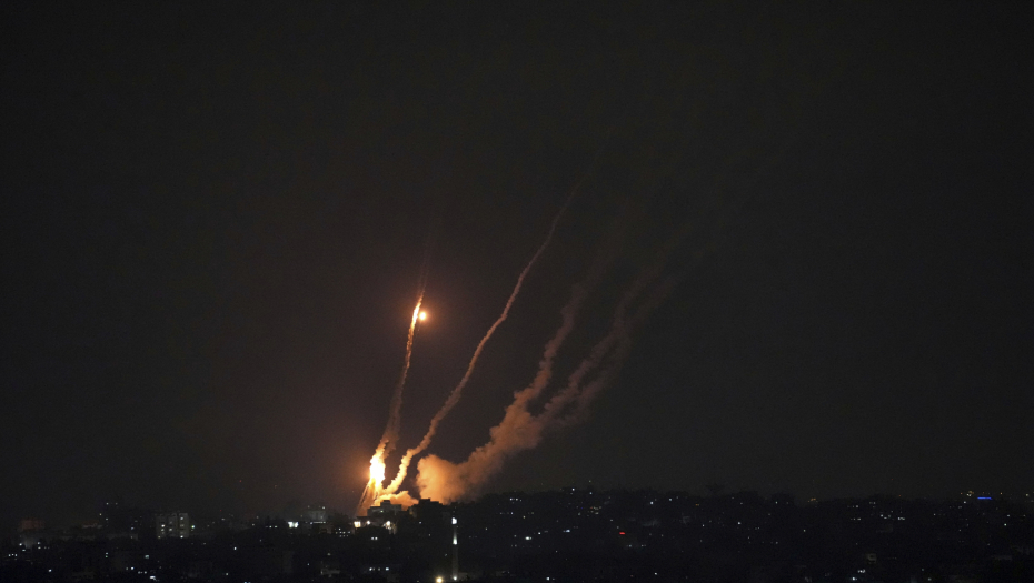 GORI NEBO NAD SEVASTOPOLJEM Rusi aktivirali "Pancire" pod naletom flote ukrajinskih dronova (VIDEO)