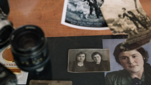 SUDBINA ILI MISTERIJA? Udala se, pa videla sebe na fotografiji supruga koja je nastala 15 godina ranije