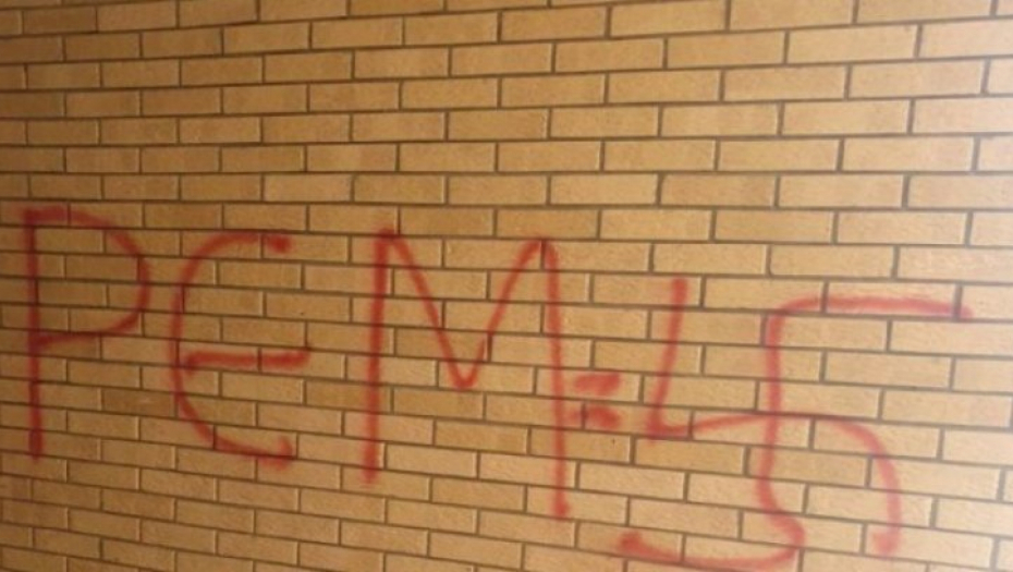 ZA KUKASTI KRST KRIVIČNA PRIJAVA Epilog pretećeg grafita na zgradi Milorada Vukašinovića, člana Saveta REM-a