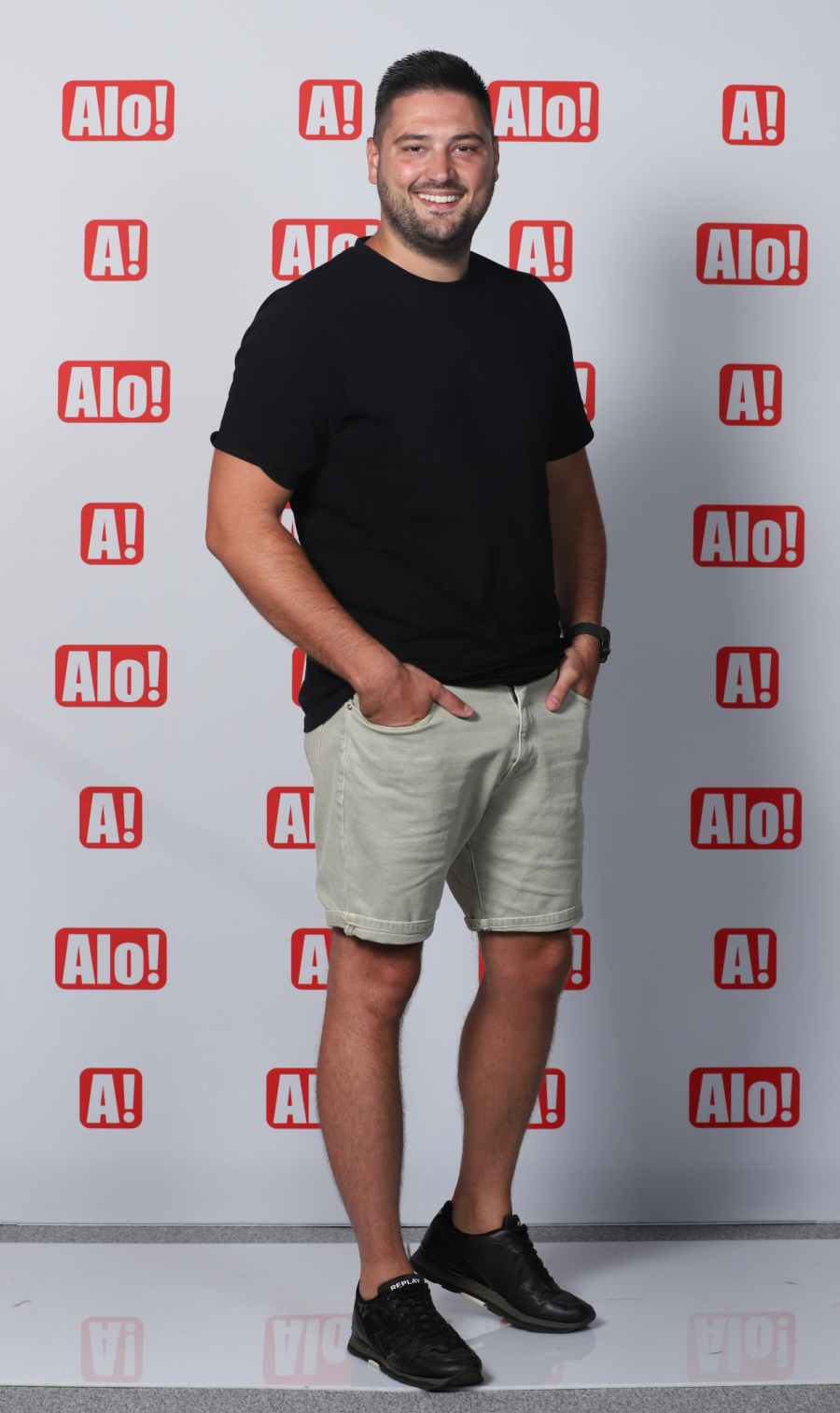 POSTAO VODOINSTALATER Ljuba Perućica batalio pevanje