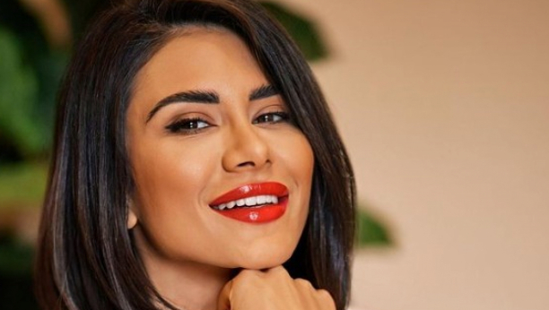 TAKO KLASIČNO I JEDNOSTAVNO, A TAKO MOĆNO I FENOMENALNO: Kraljica fitnesa na Instagramu, stala je na ludi kamen, a njenom venčanicom su svi oduševljeni