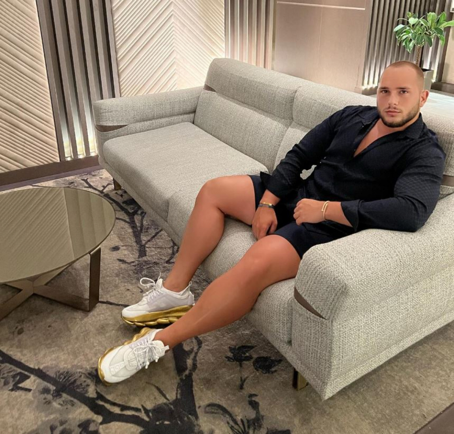 DALILI DRUG GLUMI DEČKA Dragojevićka je dogovorila celu strategiju kako bi na društvenim mrežama trebalo da izgleda njihova veza