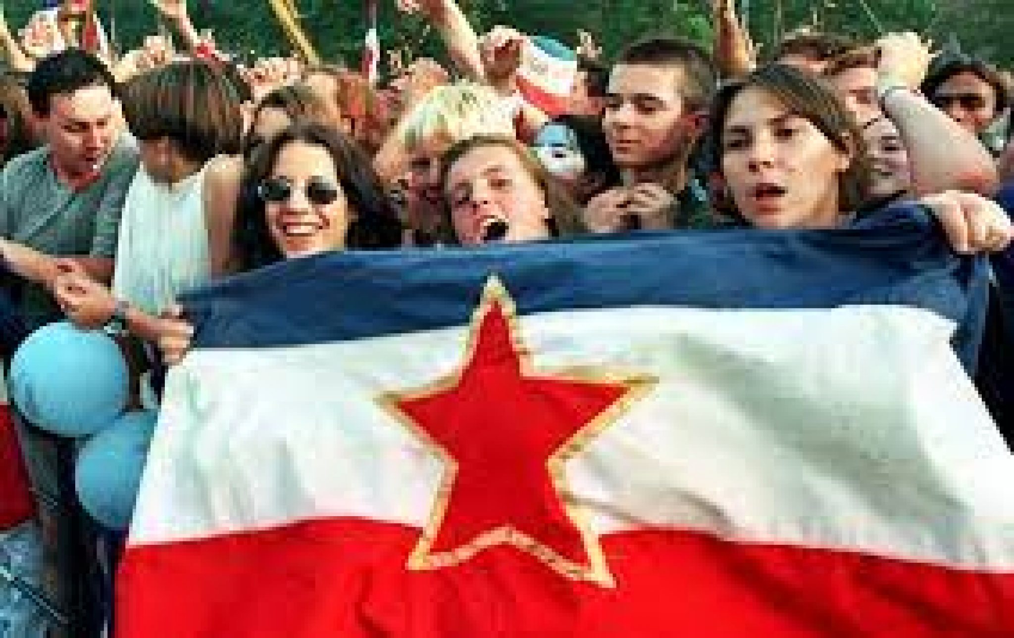 SVI KOJI SU ROĐENI U SFRJ GA IMAJU Iznenadiće vas zašto je nastao famozni ožiljak na levom ramenu