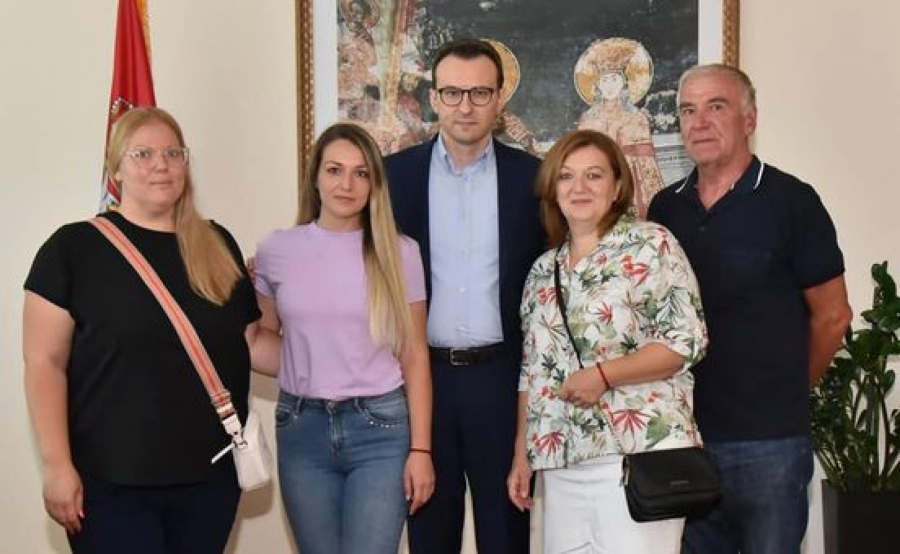 EKSKLUZIVNO ZA ALO! ISPOVEST SESTRE SRPSKOG STUDENTA UHAPŠENOG NA GAZIMESTANU: Samo da nam se Nikola vrati kući, da ga izgrlimo i izljubimo!