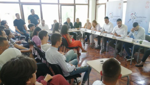 UVEK SMO SPREMNI DA ČUJEMO GLAS MLADIH Ministar Udovičić na javnoj raspravi o Predlogu strategije za mlade: Važno nam je da čujemo šta misle i predlažu! (FOTO) (VIDEO)