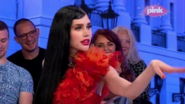 NEVIĐENA DRAMA U EMISIJI Gledateljka tvrdi da je Deniz Dejm muško, Zola zapanjen sa kim je ima odnos, zadrugarka se potom valjala po studiju