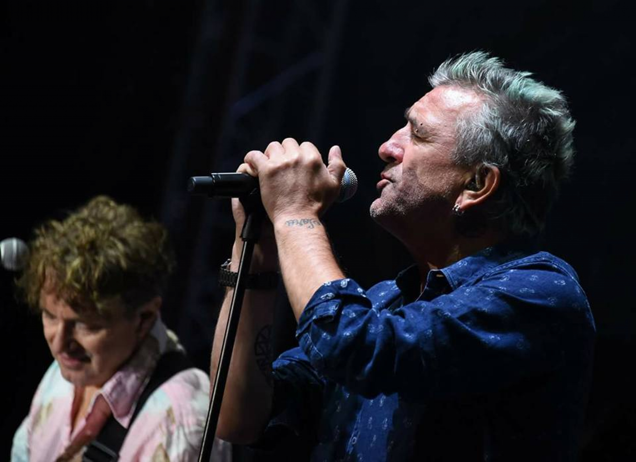 ISPLIVALE STRAVIČNE TAJNE BIJELOG DUGMETA! Poroci, zatvor pre samoubistva, a tu nije kraj užasima, sve se saznalo!