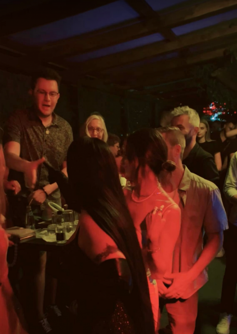 EKSKLUZIVNO Alesandra Ambrosio na Sekinom nastupu, oduševljena folk zvezdom!