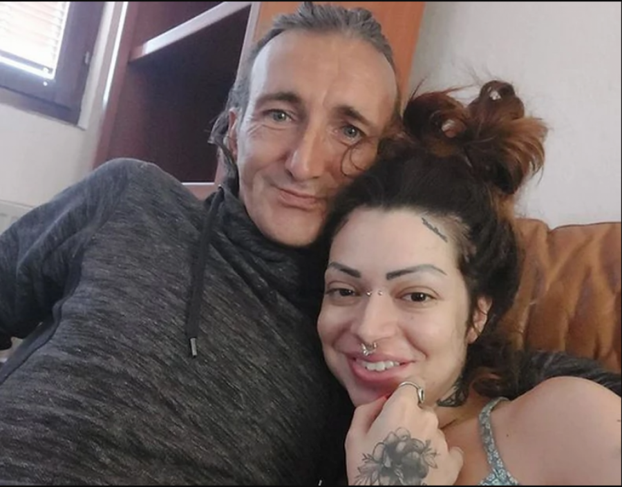 ŽIVOT GA JE ODVEO Dunja Ilić ne prestaje da šokira, poslala misterioznu poruku duplo starijem dečku