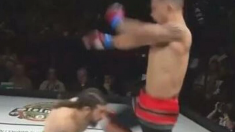 NEVEROVATAN NOKAUT Kolenom udario protivnika u bradu, nije mogao da dođe do daha (VIDEO)