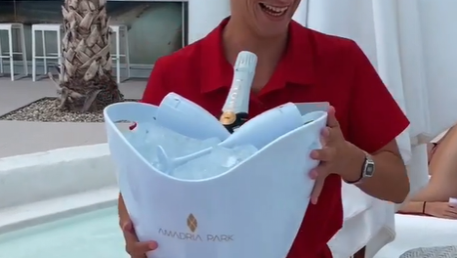 Dalila i njen novi dečko uživaju