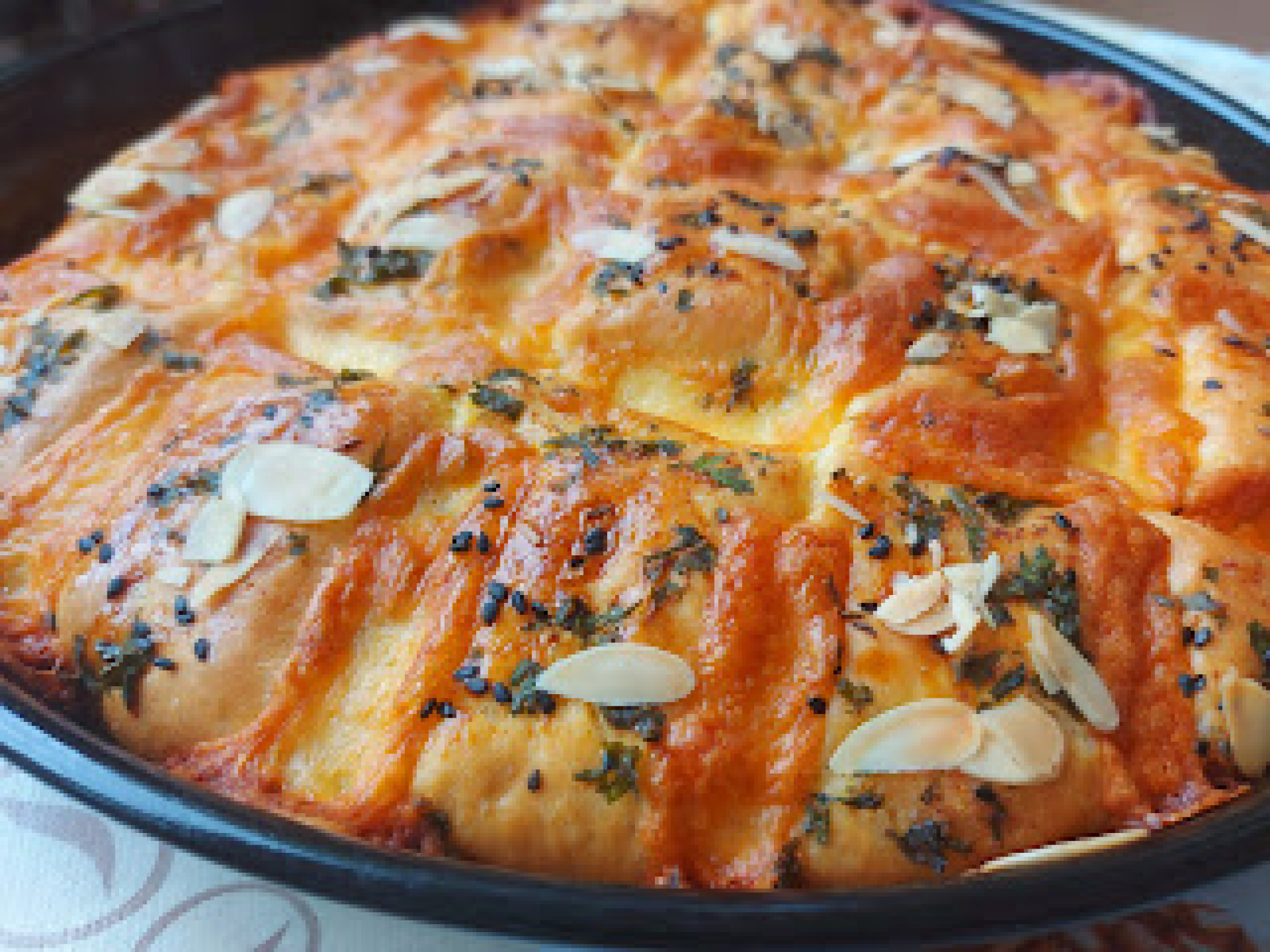 FINA, MEKANA KAO PUFNICA Saće pogača sa kačkavaljem, zadovoljstvo u svakom zalogaju (VIDEO)