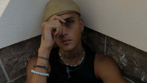 JAVNOST ŠOKIRANA  Lažna vest o smrti našeg mladog pevača, ovo postaje morbidno (FOTO)