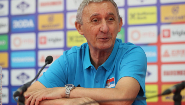 OTKAZAO OVAJ? ODLIČNO! Kari čuo da Novak ide u polufinale, pa napravio šou i nasmejao sve (VIDEO)