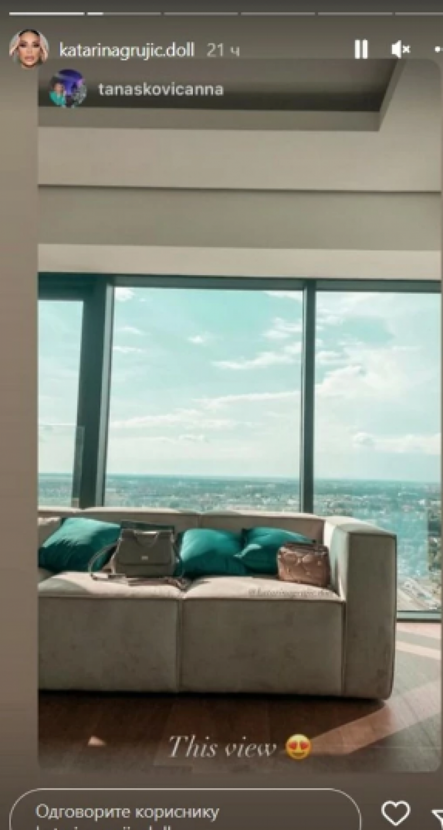 SAV U STAKLU, POGLED NA NOVI BEOGRAD I SKUP NAMEŠTAJ Kaća Grujić i Gobelja se uselili u luks stan od 600.000 evra, a ovako on izgleda