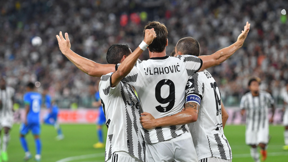 BRUTALNI VLAHOVIĆ Srbin furiozno otvorio sezonu, Juventus ubedljivo pobedio, debitovao Kostić (VIDEO)
