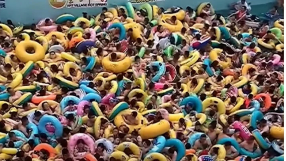 "JEDNOM SAM BIO I TO MI JE DOVOLJNO" Kineski bazeni su prava noćna mora za kupanje (VIDEO)
