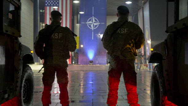 SPECIJALCI KOSOVSKE POLICIJE U BORBENOJ GOTOVOSTI Na prelaze dopremaju vozila za razbijanje demonstracija